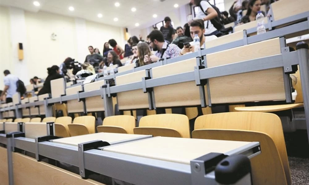 Πανεπιστήμια: Μια από τα ίδια - Πολλοί μπαίνουν, λίγοι βγαίνουν – Υψηλή ανεργία και χαμηλές αποδοχές για τους πτυχιούχους